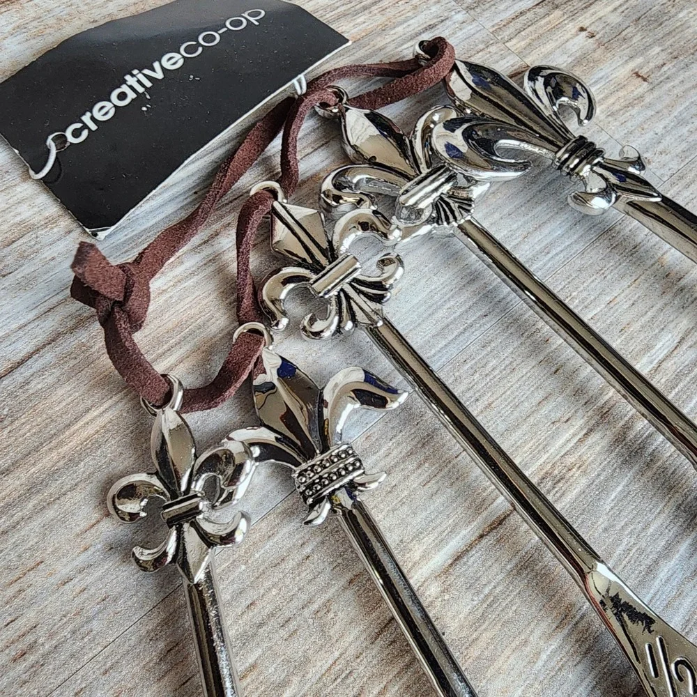 Creative Co-Op Fleur De Lis Measuring Spoons Silver Zinc Alloy 5pc Set DA2745